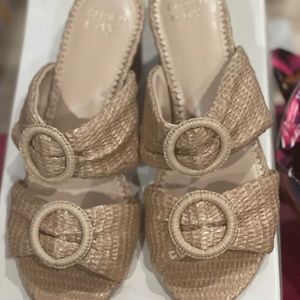 CROWN AND IVY WOMENS SHOE SIZE 9